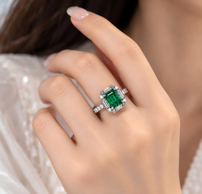 Emerald Green Radiance Ring